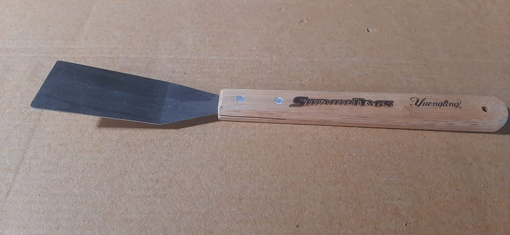 0157 Stainless Steel Barbecue Spatula BBQ Spatula BBQ Tong With Wooden Handle Lifting Spatula DeoDap 0157 Stainless Steel Barbecue Spatula BBQ Spatula BBQ Tong With Wooden Handle Lifting Spatula DeoDap
